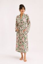 ⁦Blush Bloom Cotton robe⁩ - الصورة ⁦2⁩