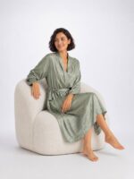 ⁦Sage Satin Jacquard Robe⁩ - الصورة ⁦2⁩